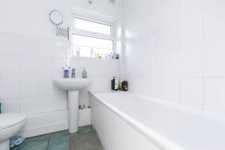 Modern Apartment Oman Avenue, Dollis Hill